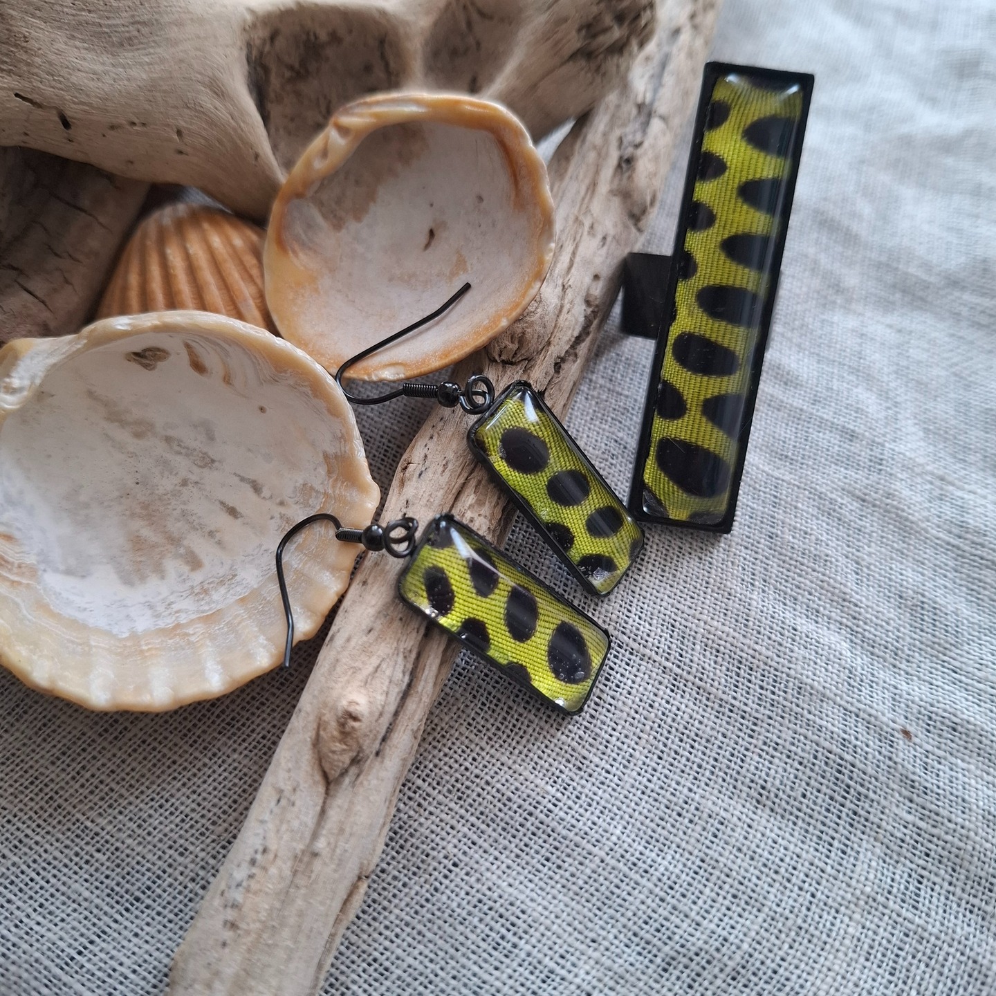 TRIBAL THREAD
RING & EARRINGS