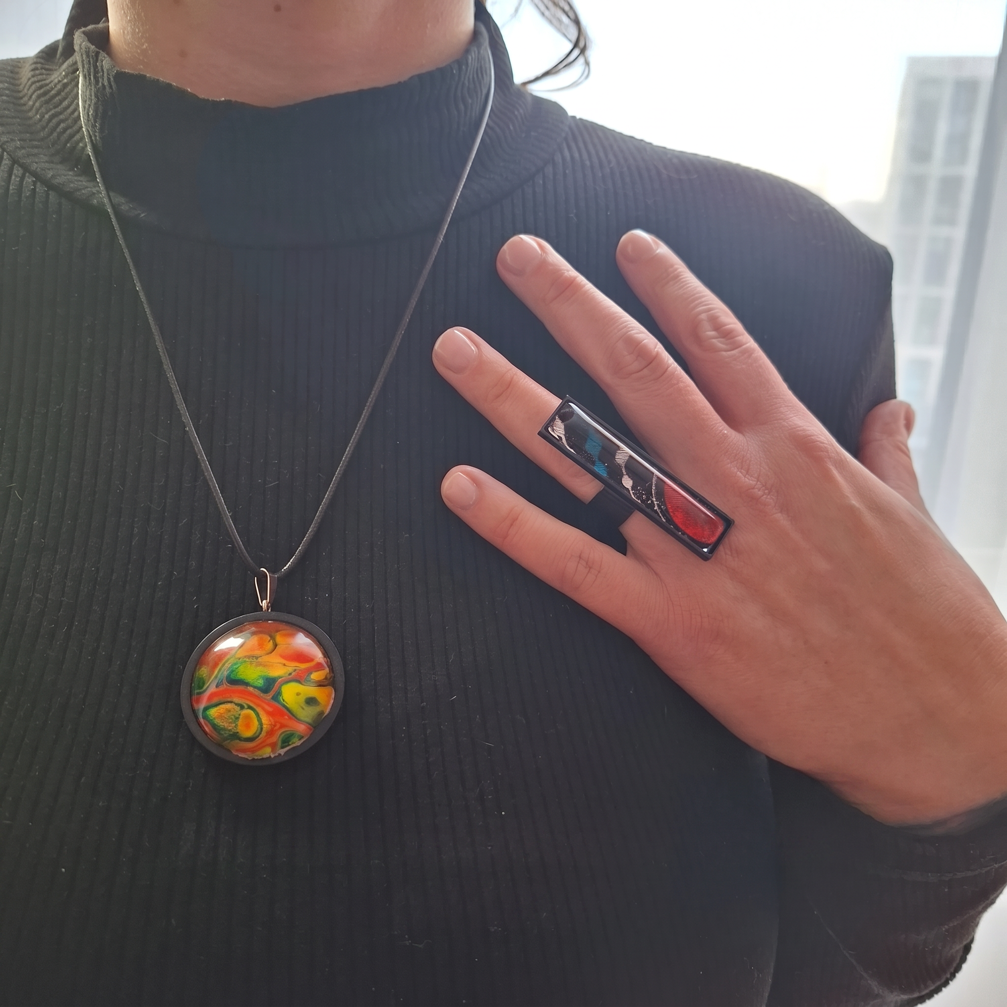 PAINTED FLOW PENDANT & RING